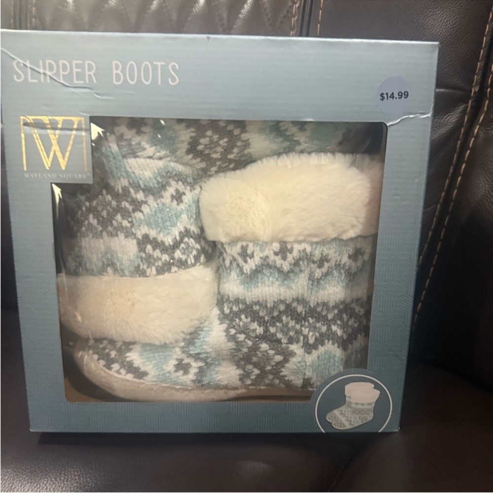 Wynston & Worth Slipper Boots with Blue and White Pattern